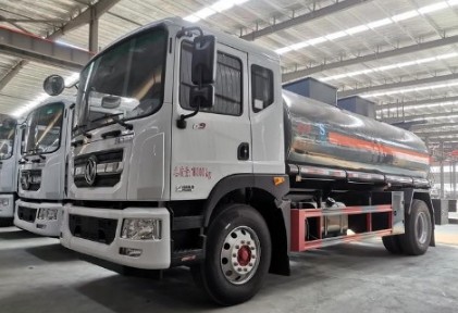 國六東風多利卡D9腐蝕性物品罐式運輸車圖片 國六東風多利卡D9腐蝕性物品罐式運輸車圖片