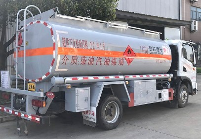 國(guó)六東風(fēng)華神(T3)8噸油罐車(chē) 國(guó)六東風(fēng)華神(T3)8噸油罐車(chē)