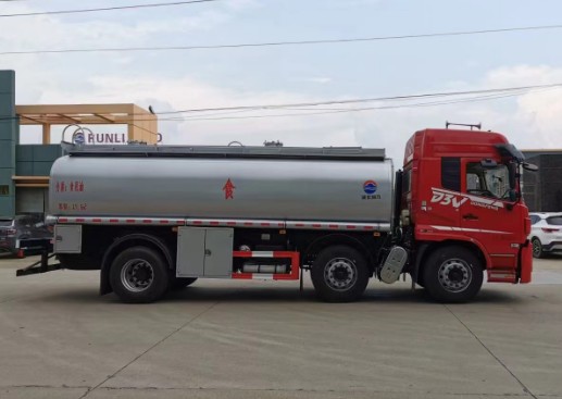 東風(fēng)暢行D3V小三軸食用油運(yùn)輸車(chē)_潤(rùn)知星牌SCS5250GSYDFV6型食用油運(yùn)輸車(chē) 東風(fēng)暢行D3V小三軸食用油運(yùn)輸車(chē)_潤(rùn)知星牌SCS5250GSYDFV6型食用油運(yùn)輸車(chē)