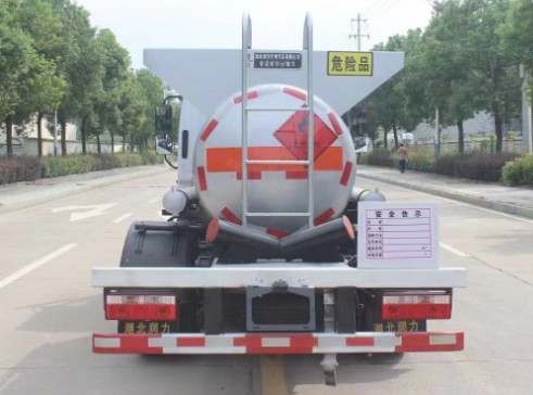 東風(fēng)多利卡1.92方藍牌易燃液體罐式運輸車_潤知星牌SCS5041GRYEQ6型易燃液體罐式運輸車 東風(fēng)多利卡1.92方藍牌易燃液體罐式運輸車_潤知星牌SCS5041GRYEQ6型易燃液體罐式運輸車